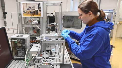 Materials Center Leoben: Take a look inside our new microelectronics lab!